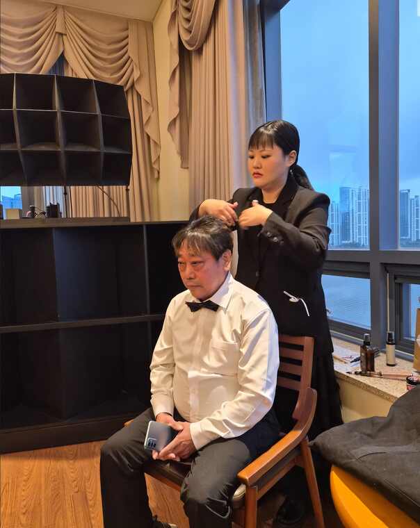 A choir participant preparing for the concert