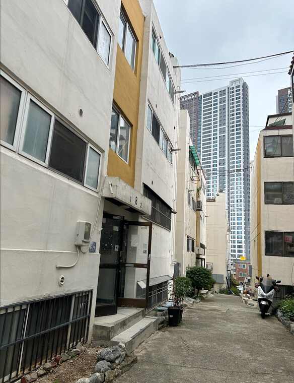 The jjokbang neighborhood where outreach began